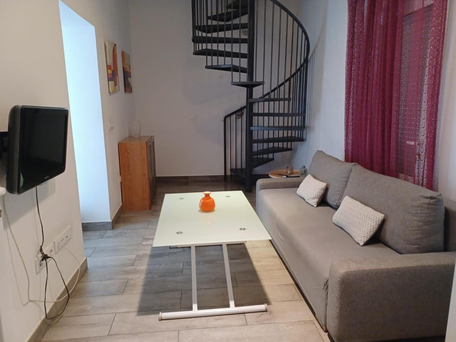 Apartamento En El Casco Antiguo En Plena Alameda, Seville